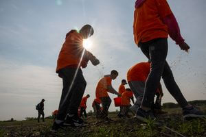 Litchfield Fifth Grade Pollinator Field Day